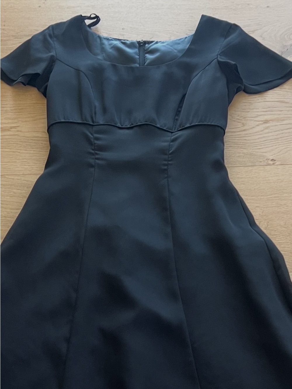 Black Short-Sleeve Maxi Dress with Fitted Bodice